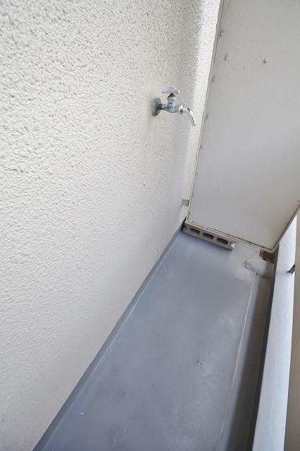 うららマンション 室外洗濯機置き場