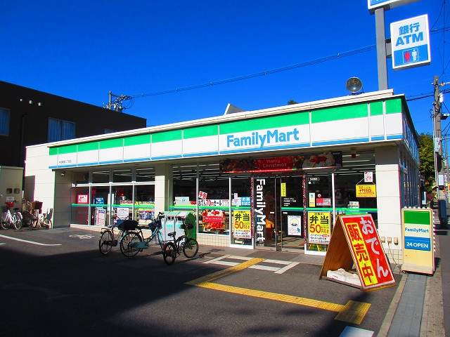 三研ＢＬＤロイヤル本館 ﾌｧﾐﾘｰﾏｰﾄ 中加賀屋二丁目店