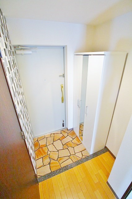 アネックス六兵衛　三番館 玄関