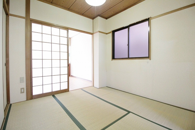 コーポ吉野屋 和室
