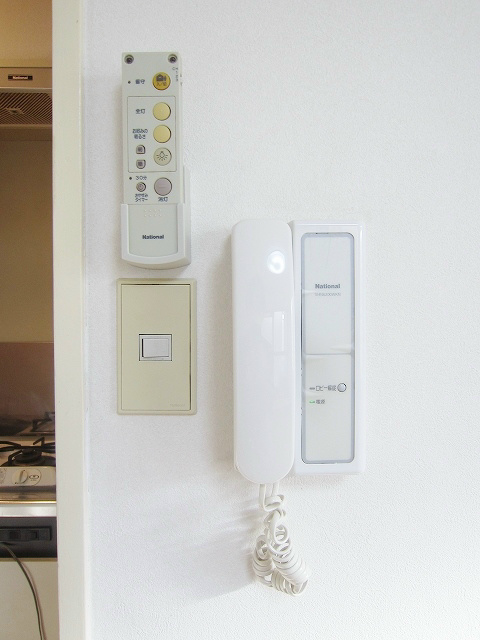 三研ＢＬＤロイヤル本館 ドアホン