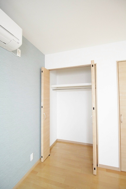 Ｆメゾン東加賀屋Ⅱ番館  クローゼット