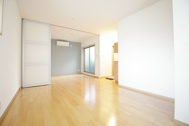 Ｆメゾン東加賀屋Ⅱ番館  リビング
