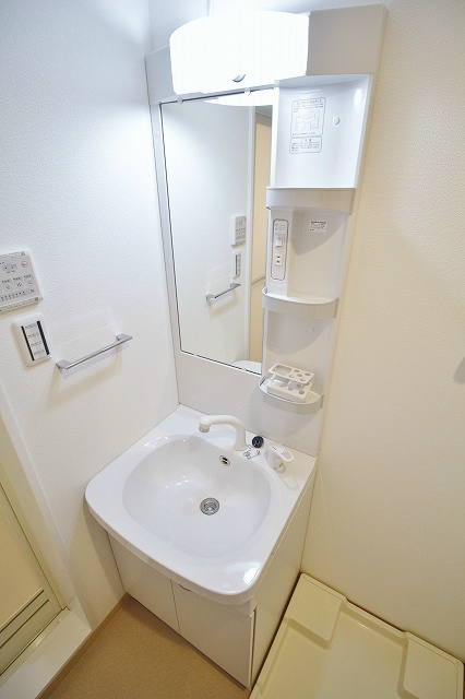 Fメゾン西加賀屋Ⅲ番館  シャンプードレッサー
