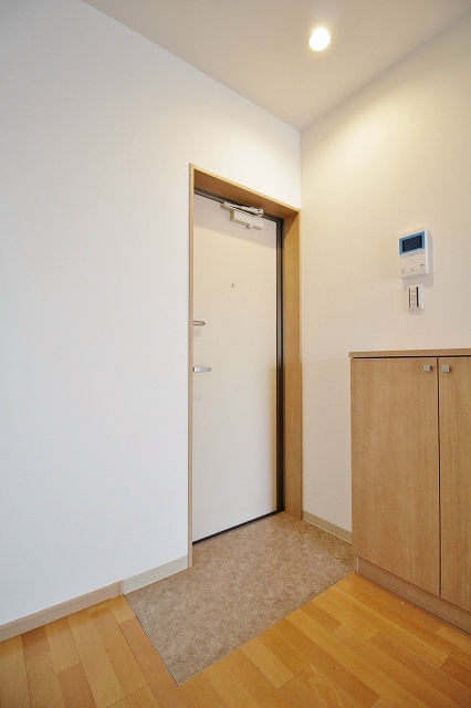 Fメゾン西加賀屋Ⅱ番館 玄関