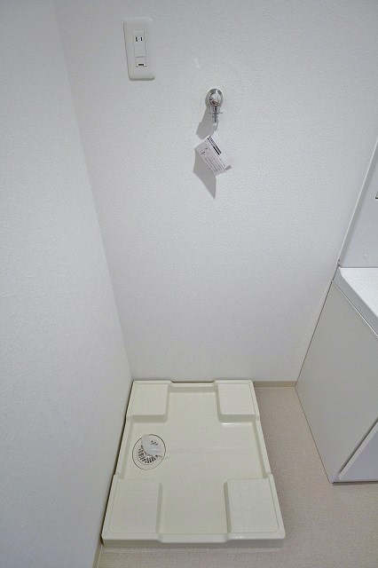 F maison SQUAREⅠ番館 室内洗濯機置場
