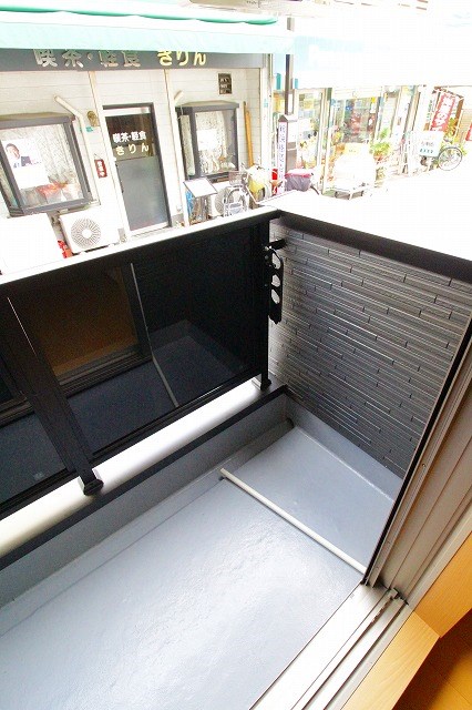 F maison ENE ベランダ
