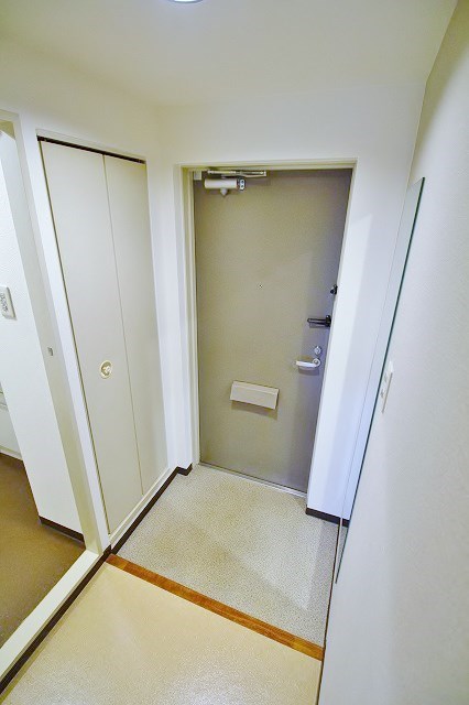 住之江フタバビル 玄関