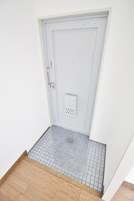 グランビルド北加賀屋Ⅱ 玄関