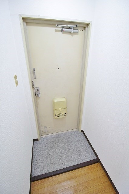 グランビルド北加賀屋 玄関