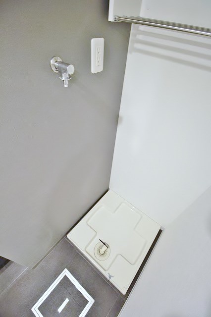 アンフィニⅩⅥ岸里 室内洗濯パン