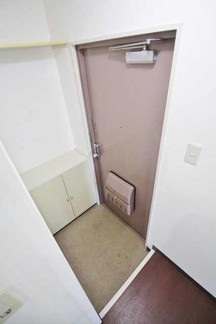 エレガンス中加賀屋 玄関