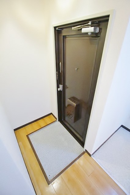 エクセレント川辺 玄関