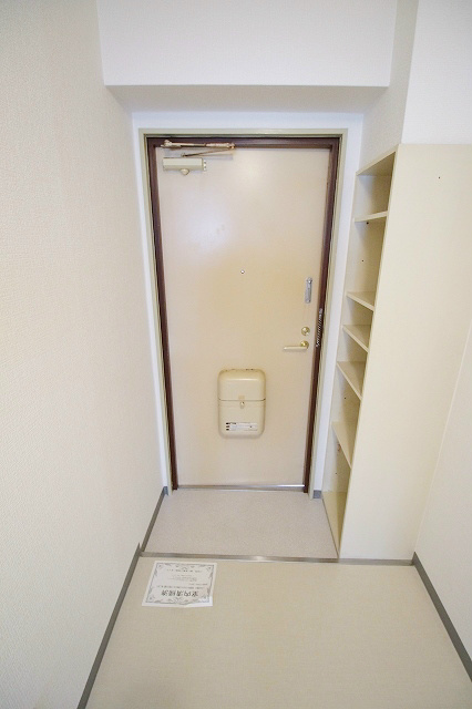 スカイハイツ中加賀屋 玄関