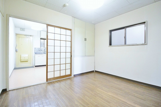 コーポナカノ 洋室6帖