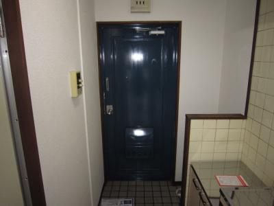 コーポリーブル16 玄関