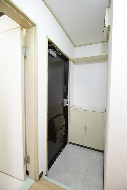 エレガンス中加賀屋 玄関