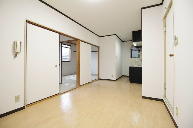 エレガンス中加賀屋 リビング