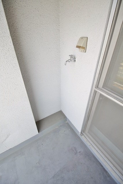 塩田マンション 室外洗濯機置き場