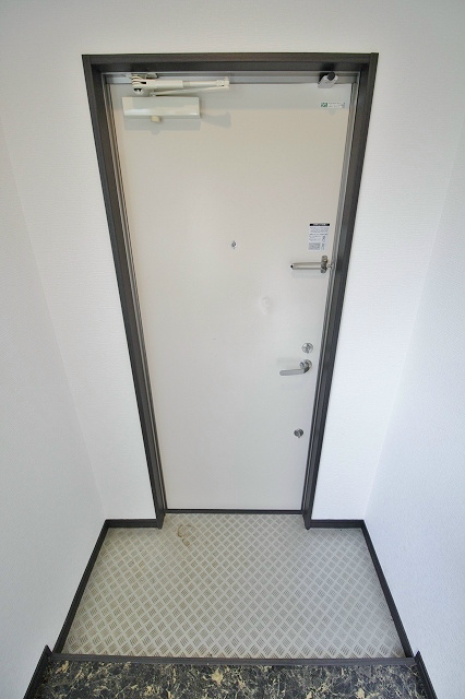 アバンサール中加賀屋 玄関