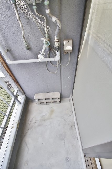 大阪府大阪市住之江区西加賀屋３丁目 室外洗濯機置き場