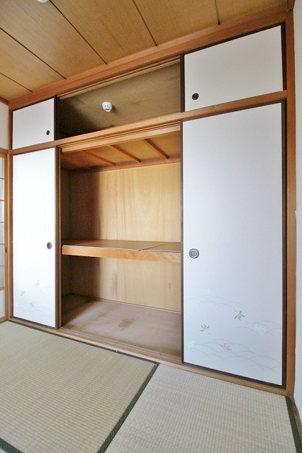 坂本マンション 押入れ