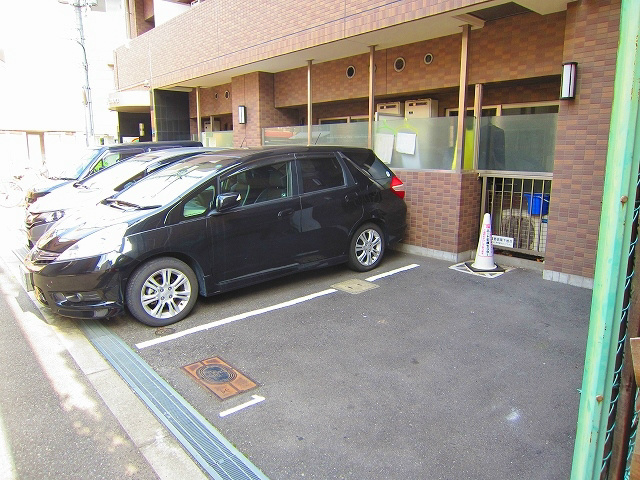 FDS amore 駐車場