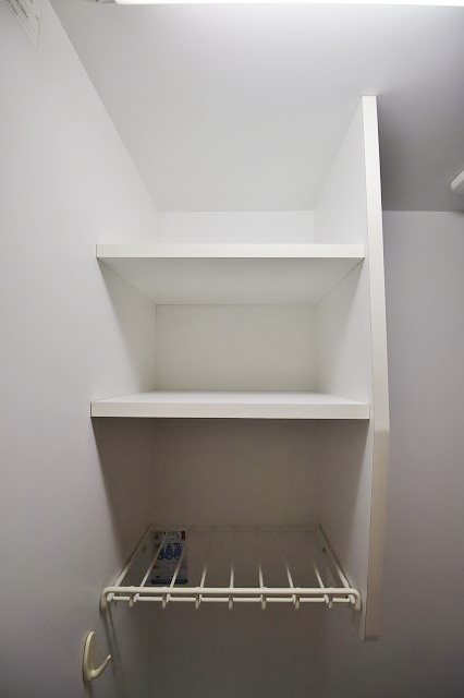 ビバリーヒルズ北島 食器棚