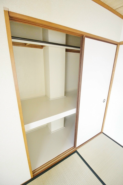 河波マンション 押入れ