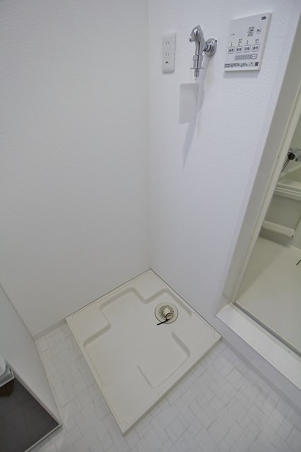 フレンドリーハイツ住吉 室内洗濯パン
