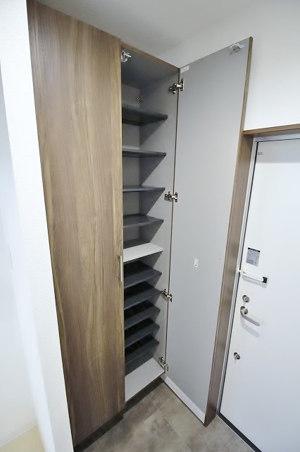 フレンドリーハイツ住吉 シューズボックス