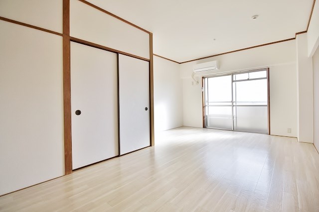 リアライズ北加賀屋 ベッドルーム