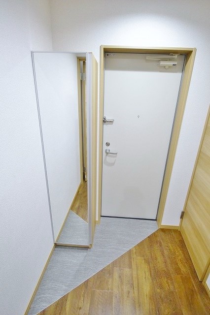 コスモクレスト清水丘 玄関