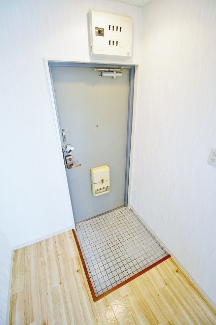 大阪府大阪市住之江区西住之江２丁目 玄関