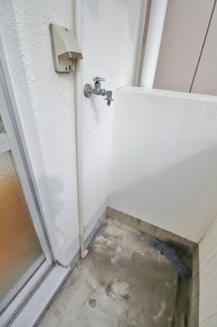 アンビエント安立 室外洗濯機置場