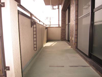 茶佐ビル ベランダ